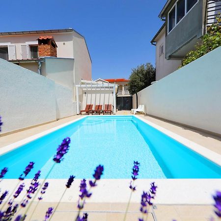 Villa Klaudia With Pool Задар Екстериор снимка