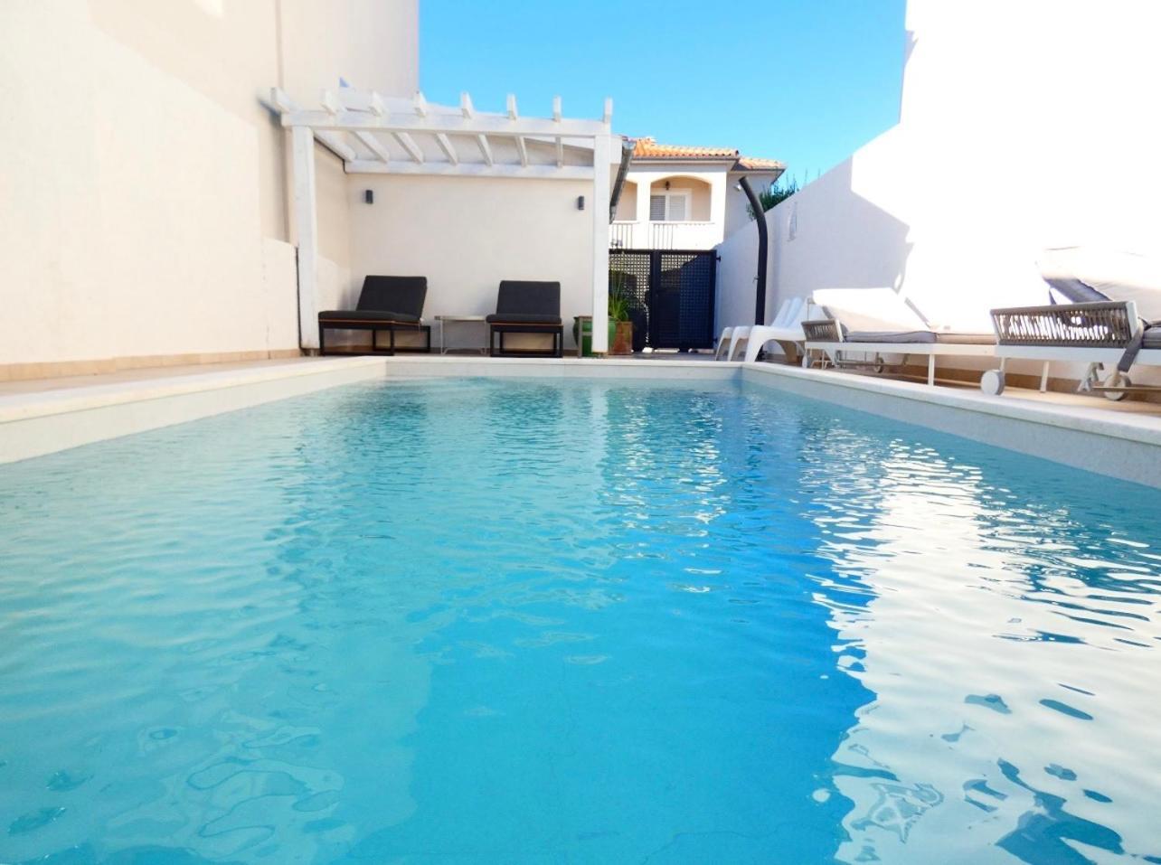Villa Klaudia With Pool Задар Екстериор снимка