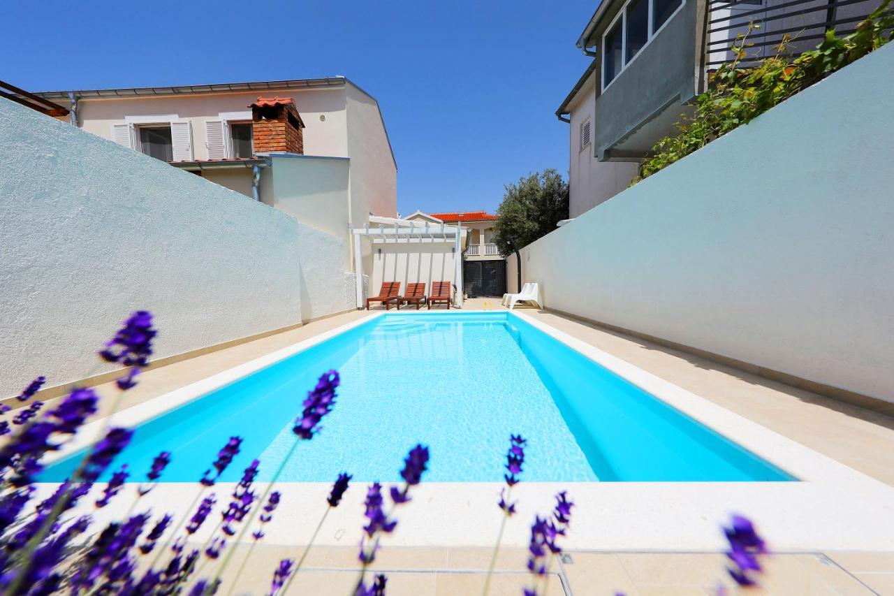 Villa Klaudia With Pool Задар Екстериор снимка