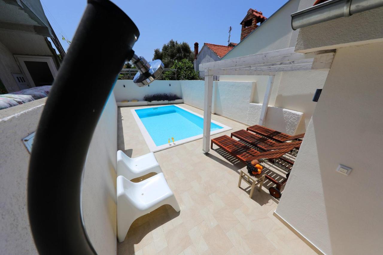 Villa Klaudia With Pool Задар Екстериор снимка